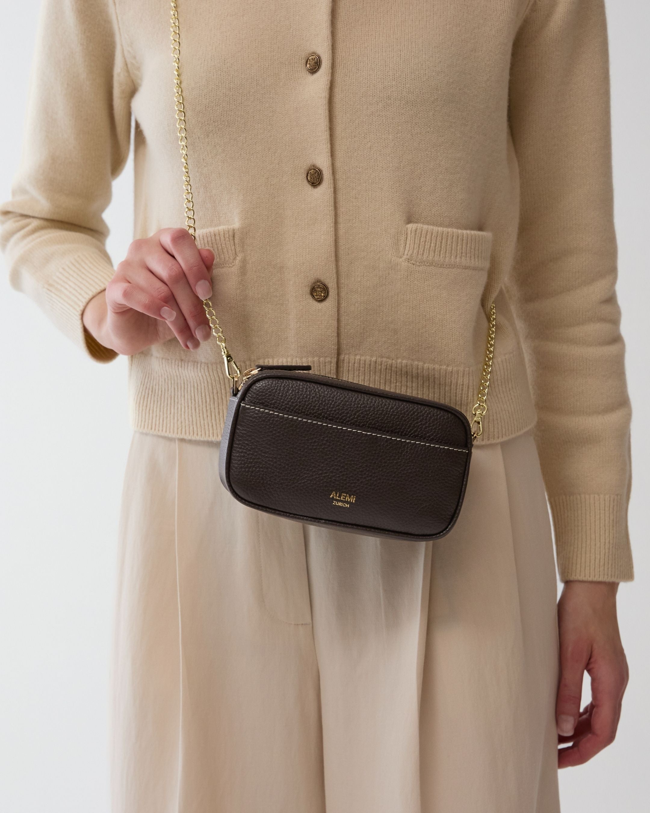 ALEMI Zurich | BELVOIR | Small Bag | Dark Brown | Soft Grain Leather | Cross-body on model
