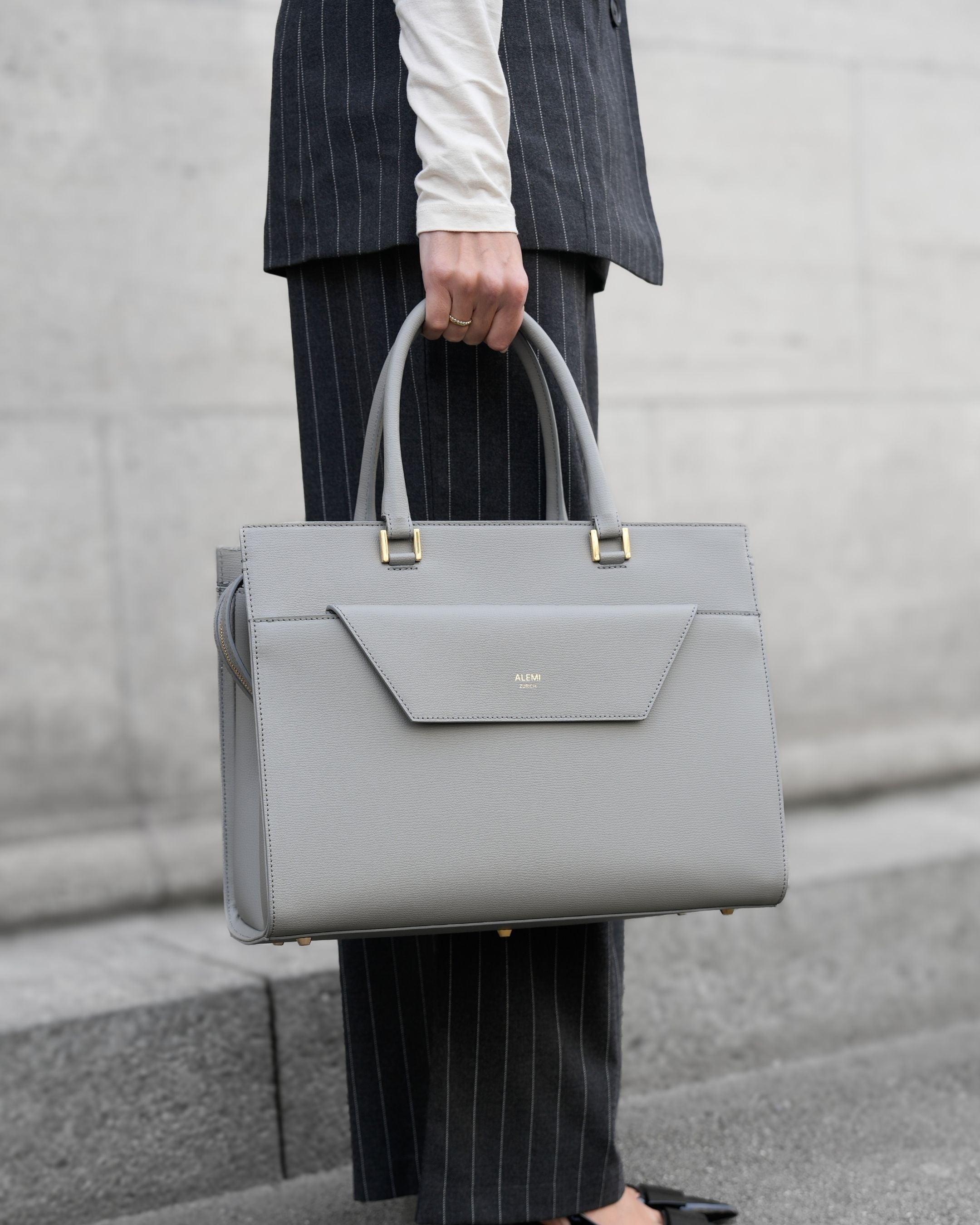 ALEMI Zurich | CENTRAL | Laptop Bag | Slate Gray | Pebbled Leather | Bag top handle